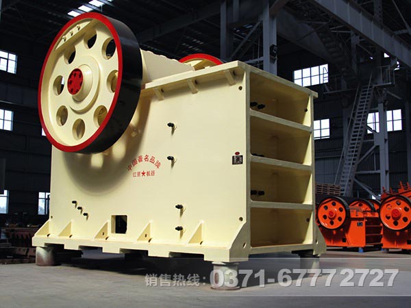 鈉長石顎式破碎機廠家哪里好？