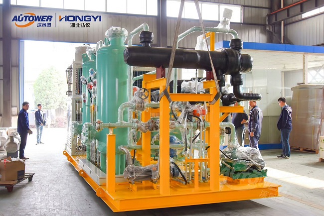     全自動(dòng)液動(dòng)汽車桁架鶴管的應(yīng)用有哪些呢？全自動(dòng)桁架鶴管其主要構(gòu)成有如下幾大部分：液壓控制系統(tǒng)、電氣控制系統(tǒng)、裝車鶴管、行走小車、密封帽、自動(dòng)跟進(jìn)機(jī)構(gòu)、桁架等幾部分組成。液壓控制系統(tǒng)中主要由縱向驅(qū)動(dòng)液壓缸、橫向驅(qū)動(dòng)液壓缸、升降液壓缸、液壓站等幾部分組成。   全自動(dòng)液動(dòng)汽車桁架鶴管的應(yīng)用有哪些      它負(fù)責(zé)鶴管裝車對(duì)位的執(zhí)行。電氣控制系統(tǒng)其主要控制液壓站的閥組換向、液位報(bào)警信號(hào)的采集及處理，它是全自動(dòng)桁架鶴管的中控。裝車鶴管其主要包括進(jìn)油管、回氣管、伸縮垂管、三通管及真空短流器等組成，其負(fù)責(zé)介質(zhì)的裝載及揮發(fā)氣體的導(dǎo)出。行走小車主要包括縱向行走小車和橫向行走小車，他主要作用：其一是鶴管的安裝載體；其二是帶動(dòng)鶴管進(jìn)行罐口對(duì)位。   全自動(dòng)液動(dòng)汽車桁架鶴管的應(yīng)用有哪些      密封帽及自動(dòng)跟進(jìn)機(jī)構(gòu)其主要作用起到密閉裝車，當(dāng)罐車隨著介質(zhì)的裝載而降低高度時(shí)，跟進(jìn)機(jī)構(gòu)壓縮密封帽保證密封帽和罐口貼合，防止揮發(fā)氣體外泄，污染環(huán)境及產(chǎn)生安全事故。      想要了解更多關(guān)于全自動(dòng)鶴管的相關(guān)信息，請(qǐng)關(guān)注深圳市奧圖威爾科技有限公司！