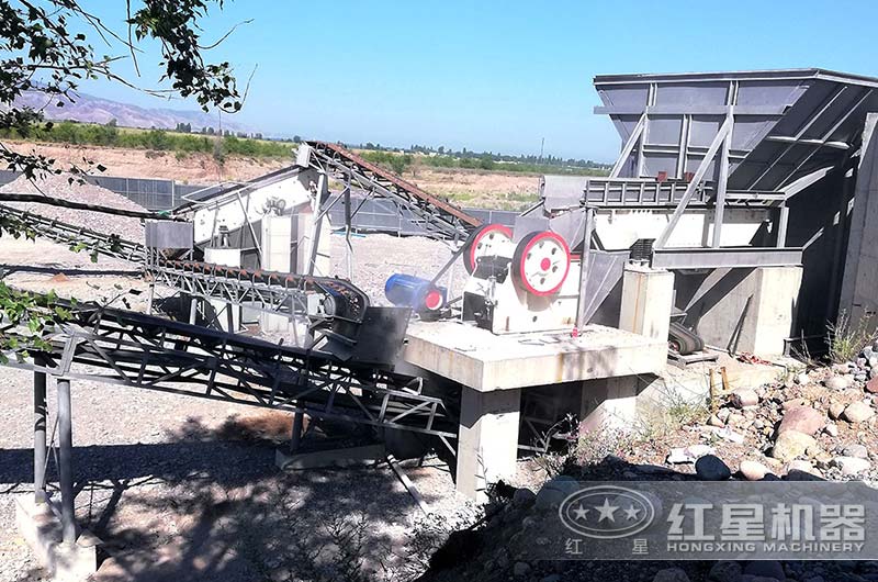 石頭顎破碎機作業現場